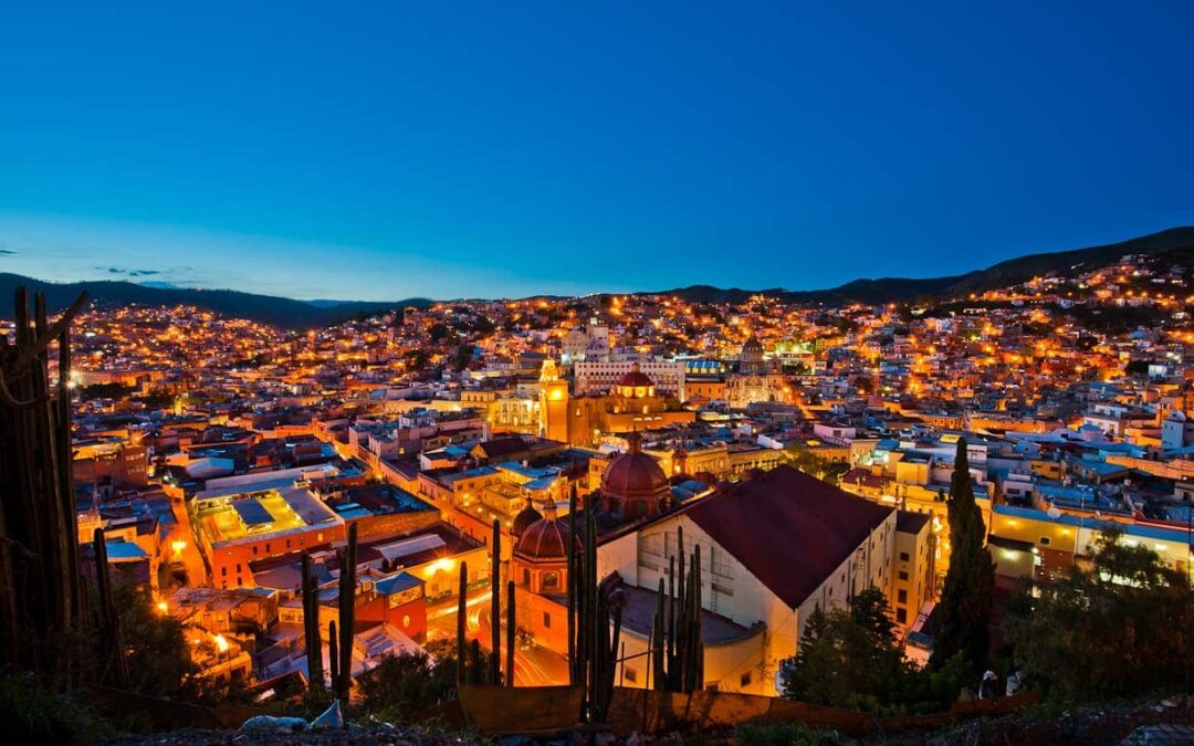 La mejor forma de disfrutar de la vida nocturna en el centro de Guanajuato desde nuestro hotel